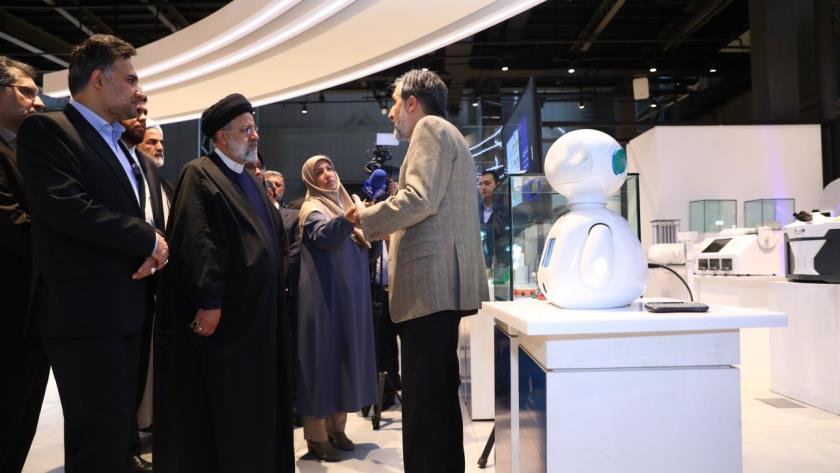 Iranpress: بازدید رئیسی از خانه نوآوری و فناوری ایران در نمایشگاه بین‌المللی 