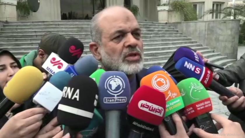 Iranpress: وزیر کشور: اتباع غیر مجاز باید به کشور خود بازگردند