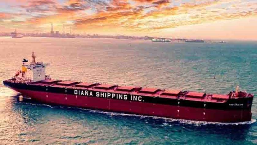 Iranpress: شرکت کشتیرانی دیانا عبور و مرور از کانال سوئز را متوقف کرد