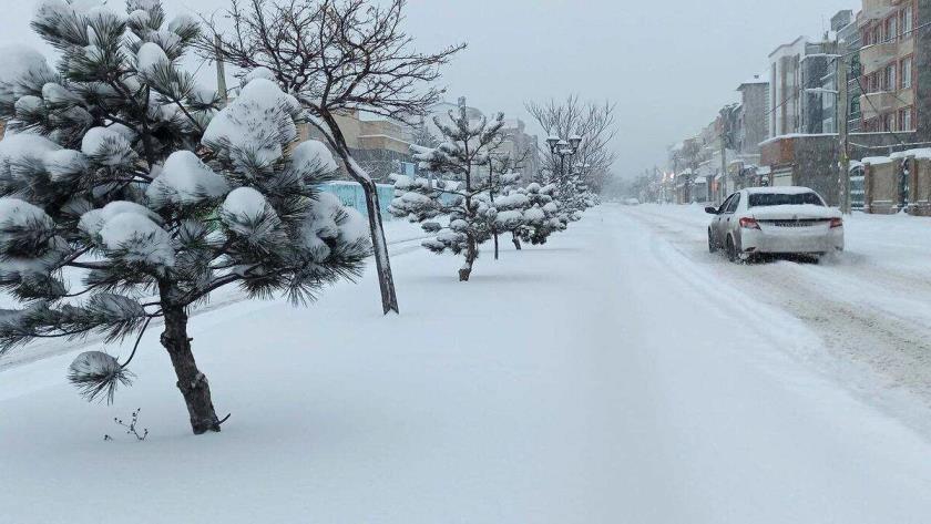 Iranpress: بارش باران و برف در کشور تا جمعه ادامه دارد
