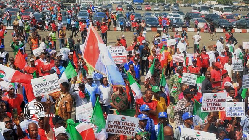 Iranpress: اعتراض کارگران نیجریه به‌سختی معیشت و ناامنی