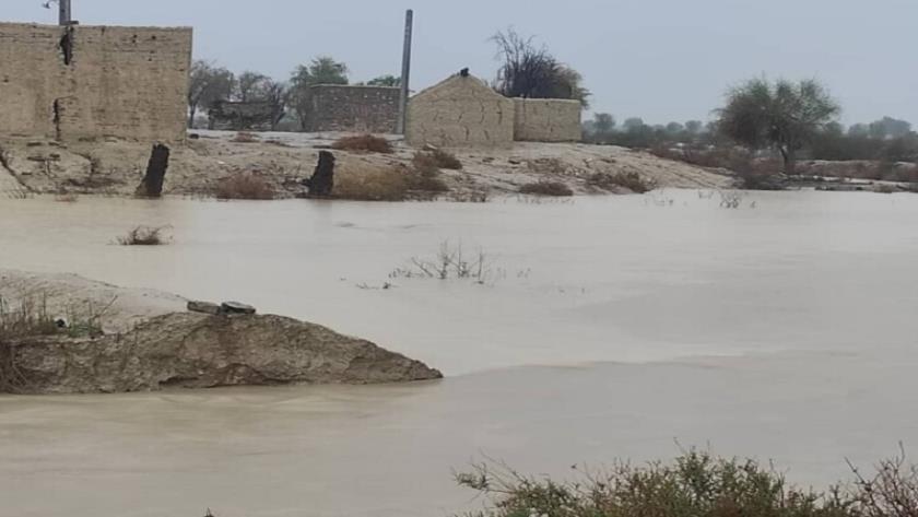 Iranpress:  11 شهرستان سیستان و بلوچستان در محاصره سیل و آبگرفتی