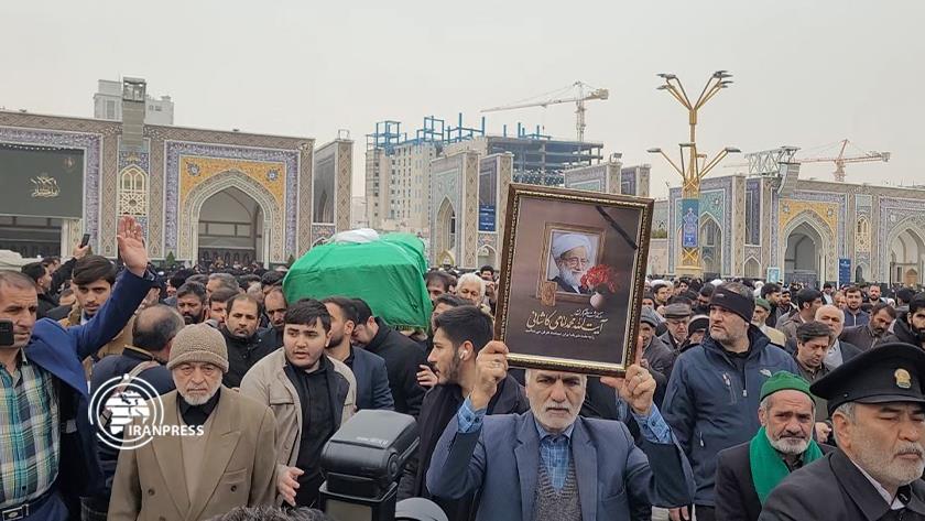 ایران پرس: مراسم تشییع پیکر آیت‌الله امامی‌کاشانی در حرم رضوی 
