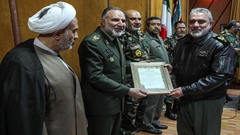 Iranpress: معاون هماهنگ کننده نیروی زمینی ارتش منصوب شد