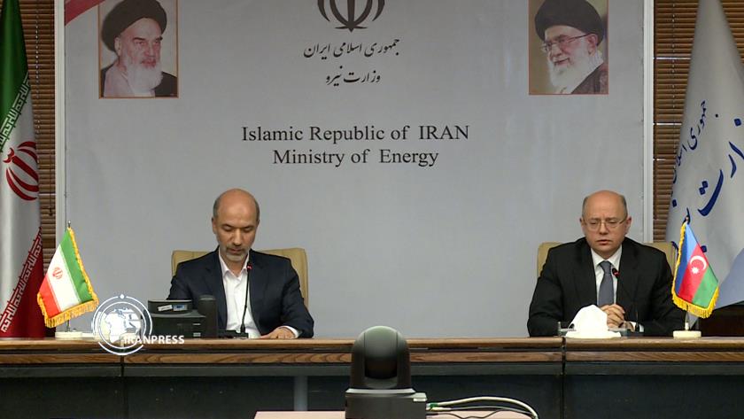 Iranpress: دیدار و رایزنی وزیر نیرو ایران با همتای آذری خود 