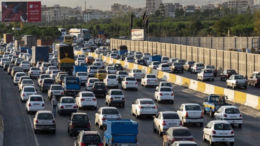 Iranpress: ترافیک سنگین در تمامی محورهای شمالی کشور