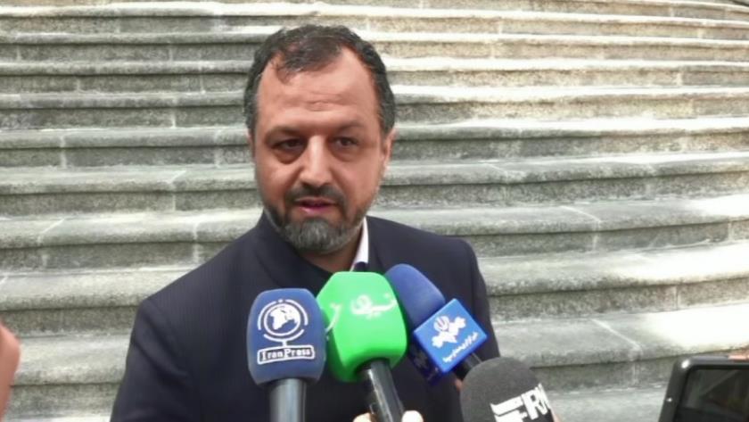 Iranpress: وزیر اقتصاد: تخفیفات مالیاتی در راستای حمایت از تولید صورت می‌گیرد