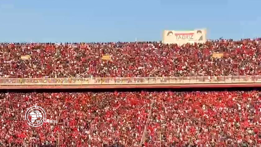 Iranpress: جو فوق العاده استادیوم یادگار امام تبریز در آستانه مسابقه تراکتور با سپاهان + ویدئو