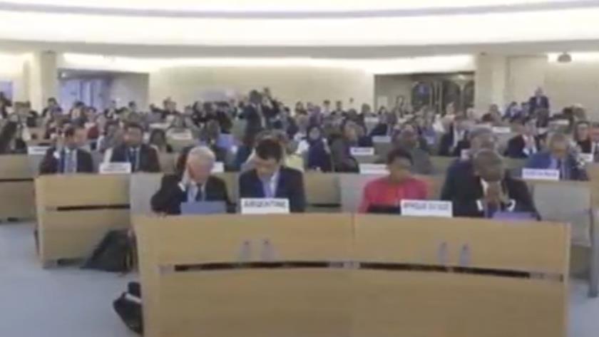 Iranpress: تشویق حاضرین از تصویب قطعنامه شورای حقوق بشر علیه اسرائیل+ ویدئو