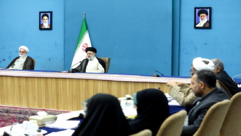 Iranpress: تصویب اولیه سند ملی سبک پوشش اسلامی- ایرانی