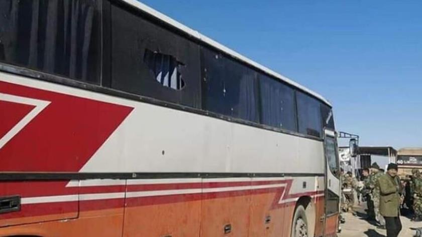 Iranpress: حمله تروریستی به اتوبوس حامل نیروهای ارتش سوریه با ۲۲ کشته