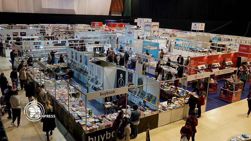 Iranpress: حضور ایران در نمایشگاه بین‌المللی کتاب سارایوو