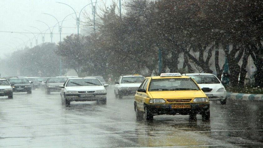 Iranpress: رگبار باران، رعد و برق و وزش باد شدید موقت در اغلب مناطق کشور