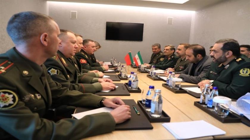 Iranpress: تاکید وزرای دفاع ایران و بلاروس بر اجرای موافقت‌نامه‌های نظامی
