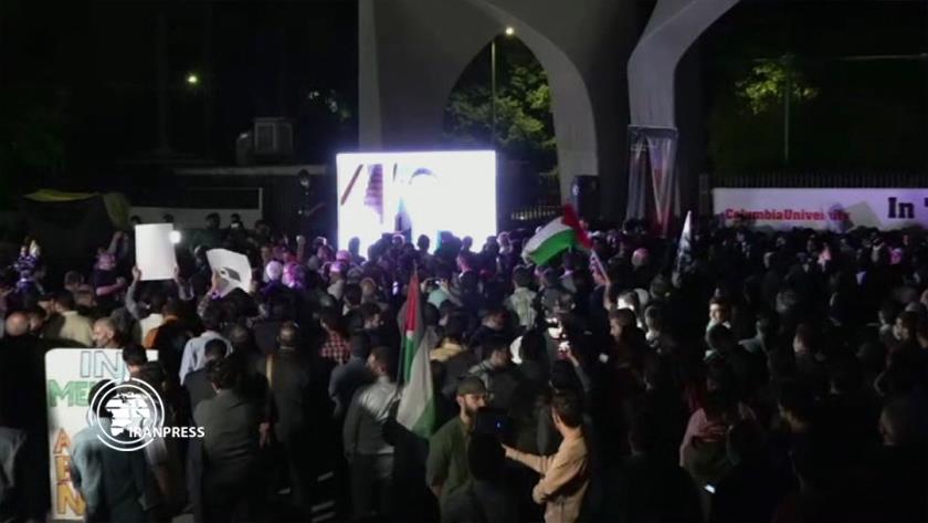 Iranpress: تجمع دانشجویان ایرانی در حمایت از دانشجویان امریکایی حامی فلسطین