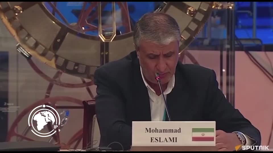 Iranpress: إسلامي: لن نتراجع عن برنامجنا النووي الشفاف