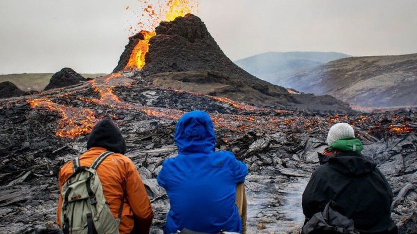 Icelanders see the volcano nearest distance
