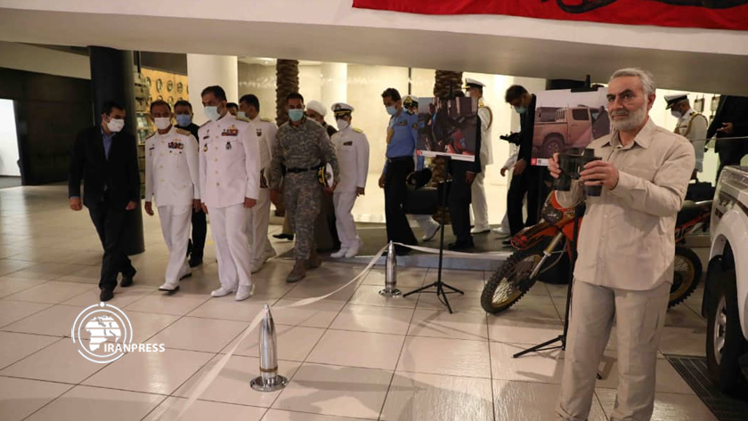 Pakistani Navy commander visits garden Museum of Iran