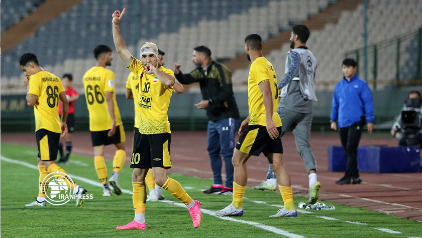 Iran's Mobarakeh Sepahan football team vs Uzbekistan's Olmaliq football  team in pics