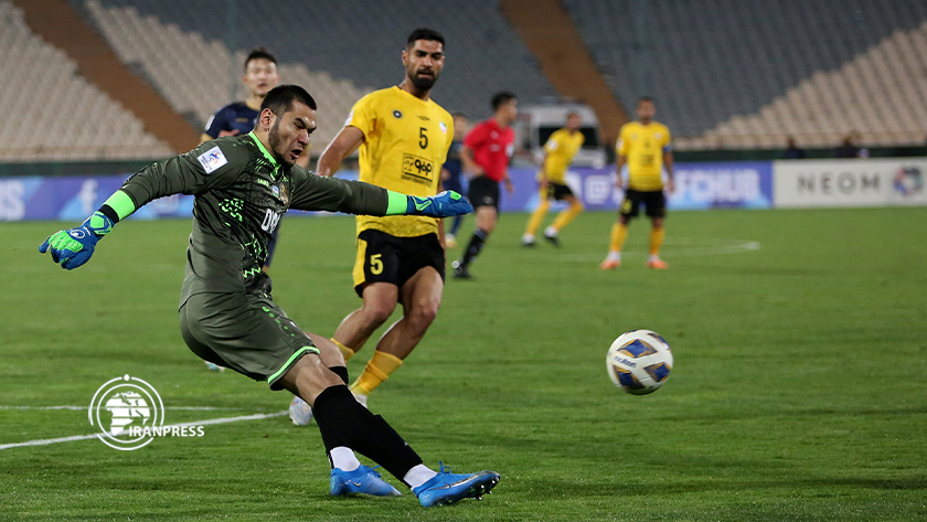 Iran's Mobarakeh Sepahan football team vs Uzbekistan's Olmaliq football  team in pics