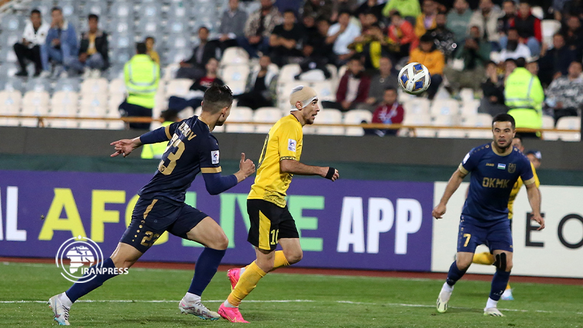 Iran's Mobarakeh Sepahan football team vs Uzbekistan's Olmaliq football  team in pics