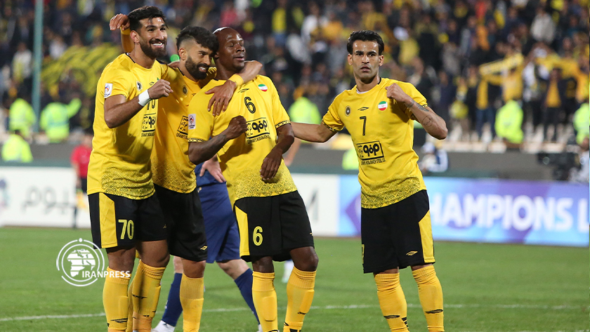 FC Sepahan - Iran's Sepahan football players pose for a group picture  before their the 2011 AFC Champions League group A match against United  Arab Emirate's Al Jazira at Foolad Shahr stadium