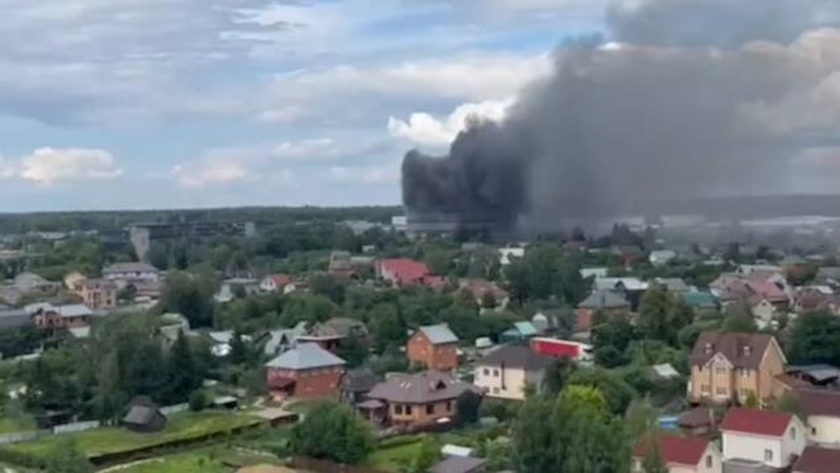 Radio-electronic defense industry enterprise on fire near Moscow