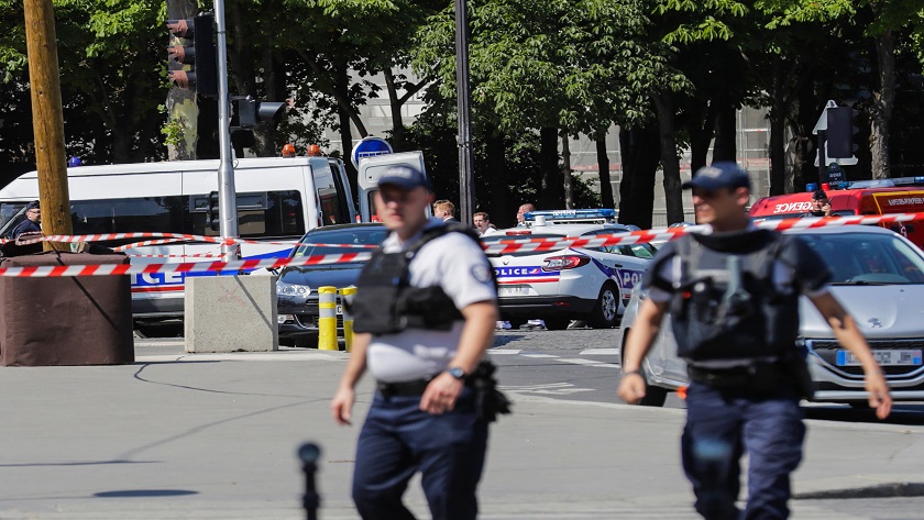 Paris Knife Attack Leaves Police Officer wounded, Attacker Killed