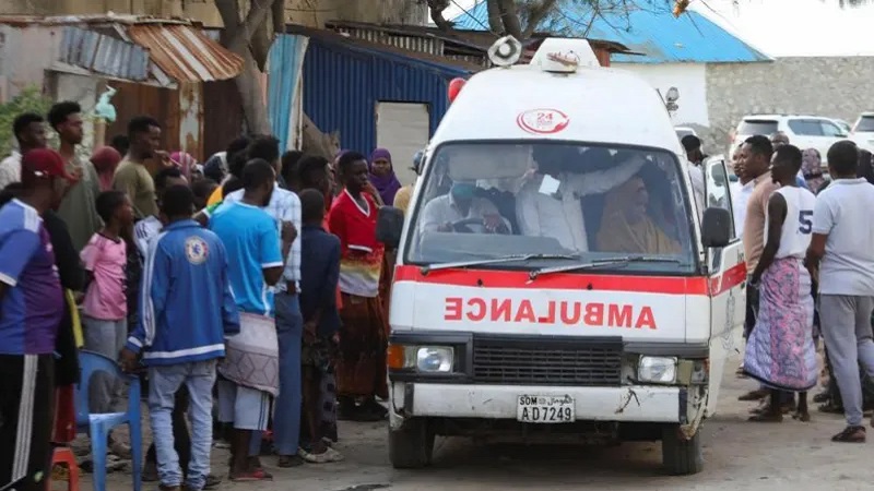 At Least 32 Killed in Somali Beach Attack