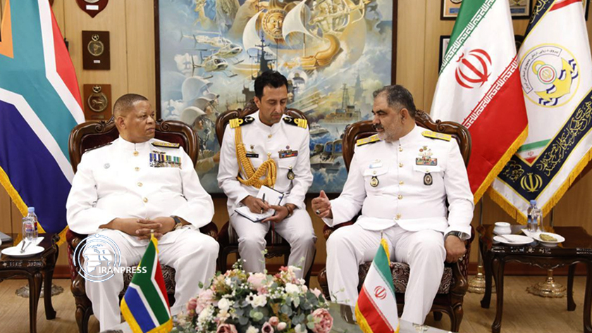 Iran, South Africa Top Navy Officials Hold Meeting