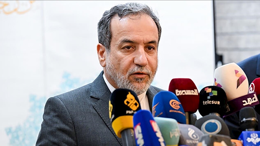 FM Araghchi Meets Qatari Counterpart in Doha