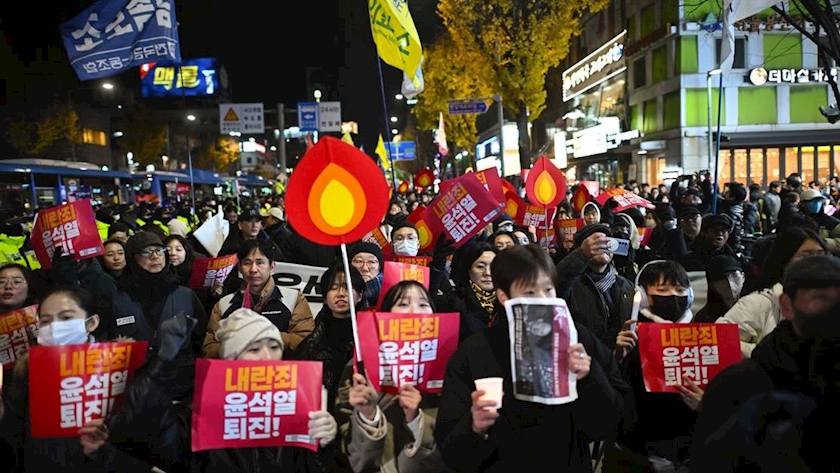 South Koreans Protest Towards Presidential Office