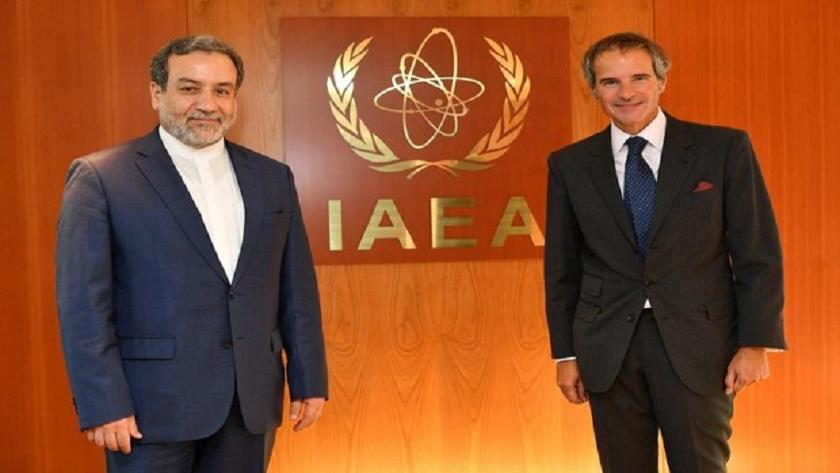 Iranpress: Iran deputy FM Araghchi meets with IAEA chief in Vienna