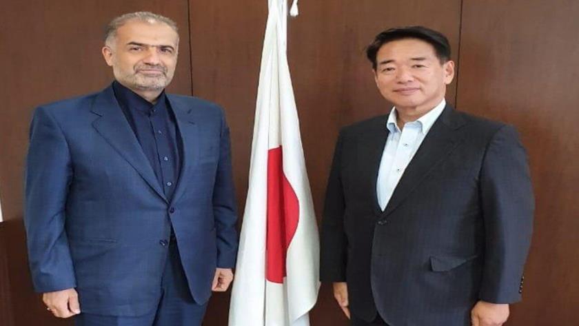 Iranpress: Iran, Japan emphasize expanding mutual ties