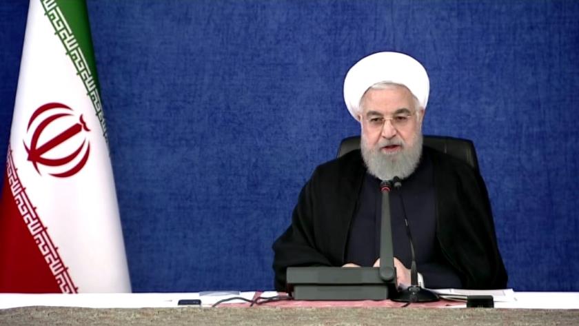 Iranpress: Rouhani inaugurates several development projects all across Iran