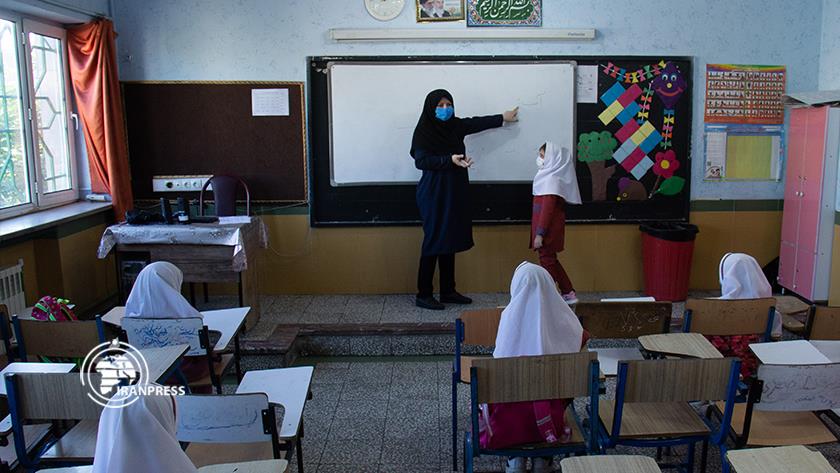 Iranpress: Schools reopened in Ardabil province amid observing health protocols 