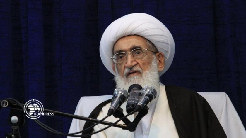Iranpress: Iranian top cleric emphasises on the need to confront conspiracies of Zionist-American Think Tanks