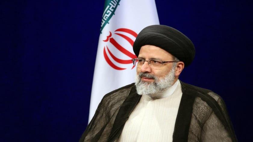 Iranpress: Leader agrees with special courts to fight economic corruption