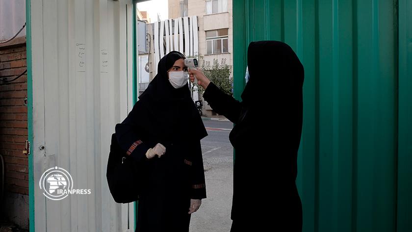 Iranpress: Students attend school in Iran observing health protocols