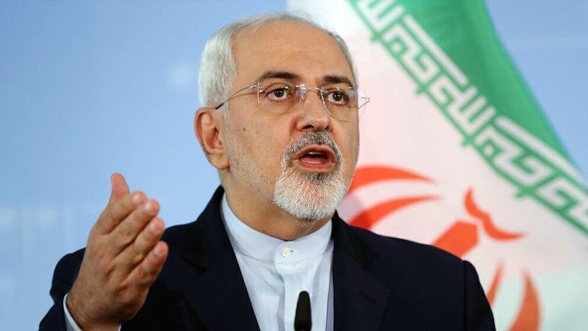 Iranpress: FM Zarif criticizes West desecration of religious sanctities