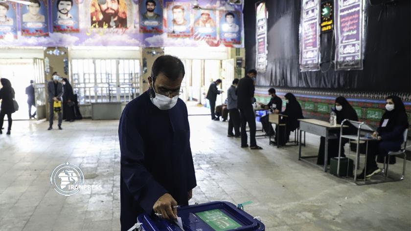 Iranpress: The runoff parliamentary polls held in Ahvaz