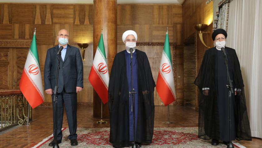Iranpress: Rouhani: Cooperation of three branches of gov