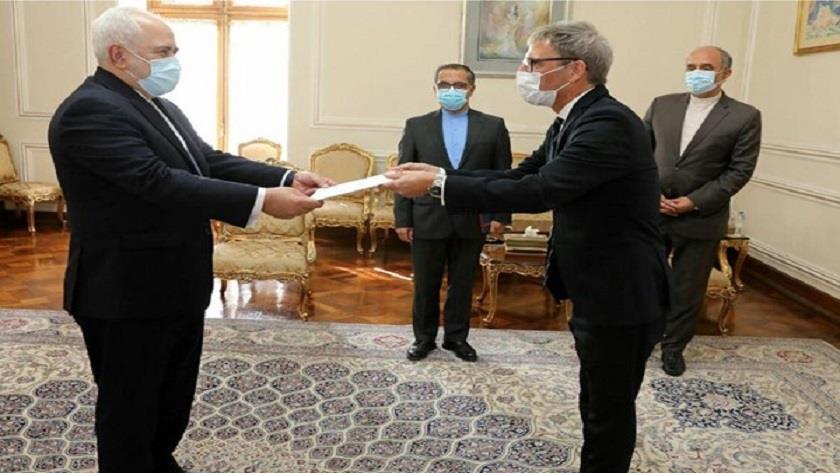 Iranpress: Zarif receives ambassadors of Iraq, Norway, Denmark and Tunisia