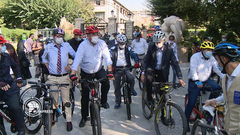 Iranpress: Mayor of Tehran, 6 European ambassadors ride bicycle on World Car-Free Day