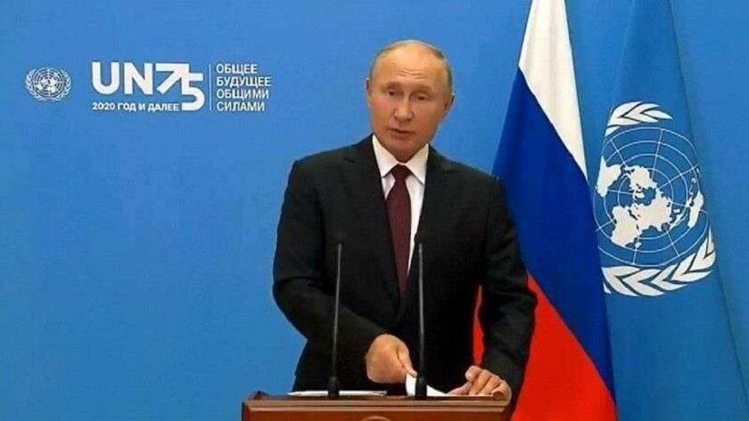 Iranpress: Putin: Russia calls for political solutions to world