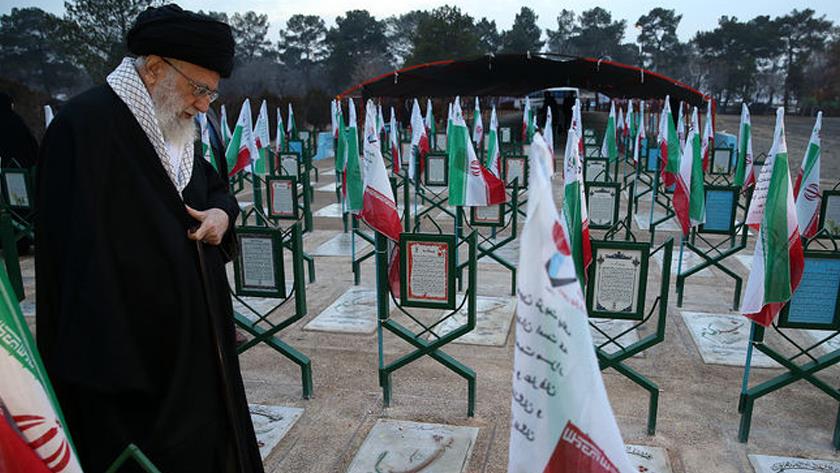 Iranpress: Memory of martyrs gives hope to future generations: Leader