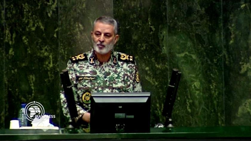 Iranpress: Commander: Global hegemony witnessing Iran