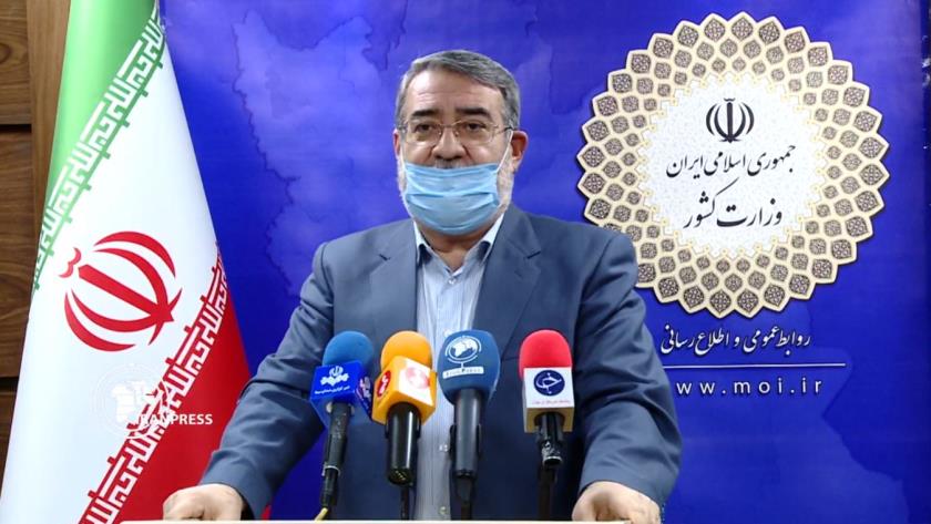 Iranpress: 20 million masks distributed daily in Iran: Interior Min