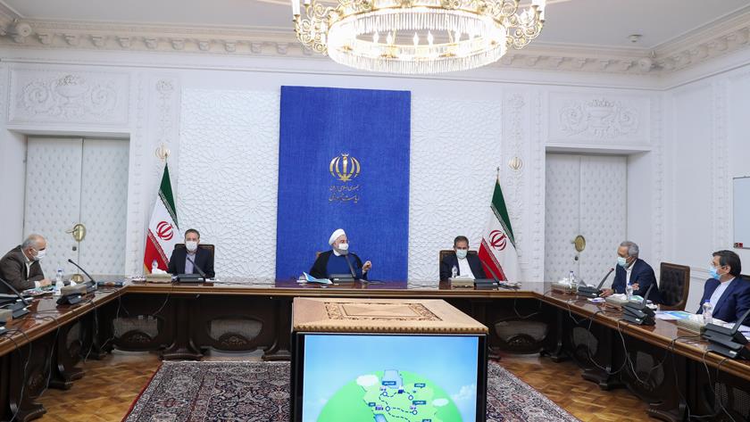 Iranpress: Rouhani: Government provides tax incentives to businessmen