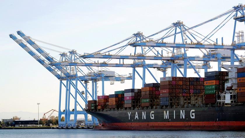 Iranpress: US trade deficit hits a record high